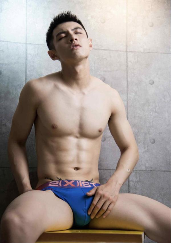 VIRILE-No.02-ebook--bts-video